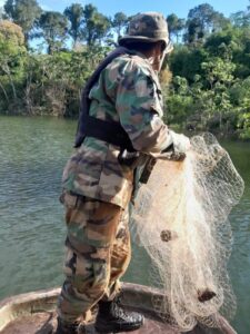 Guardaparques de Misiones intensifican la protección del Lago Urugua-í con operativo preventivo
