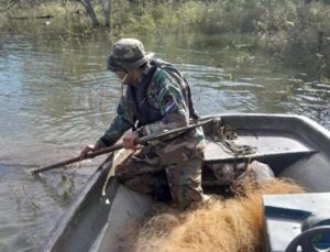Guardaparques de Misiones intensifican la protección del Lago Urugua-í con operativo preventivo