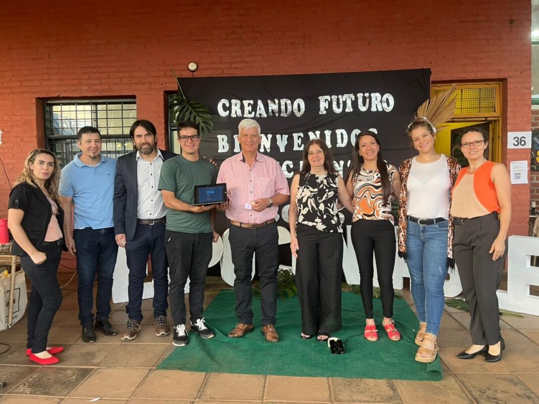 La economía circular transforma residuos en oportunidades: Misiones donó una notebook reparada al BOP N° 17 a través del programa de Reparación Solidaria
