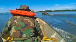 Misiones | Ecología y Parques Nacionales patrullan más de 100 kilómetros del Paraná para resguardar su fauna