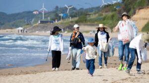Spogomi: El deporte japonés que convierte la recolección de basura en un campeonato mundial