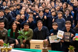 Ecología inició el Mes del Medio Ambiente con actividades y entrega de kits de plantación en escuelas de Posadas