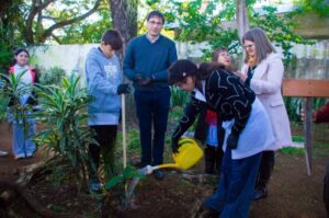 Ecología inició el Mes del Medio Ambiente con actividades y entrega de kits de plantación en escuelas de Posadas