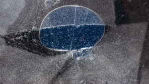 Seis lunas del sistema solar podrían esconder océanos bajo el hielo